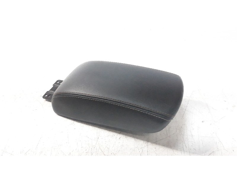 Recambio de apoyabrazos central para jeep compass ii business 4x2 referencia OEM IAM 5ZK07LA3AB 2031563XW1 