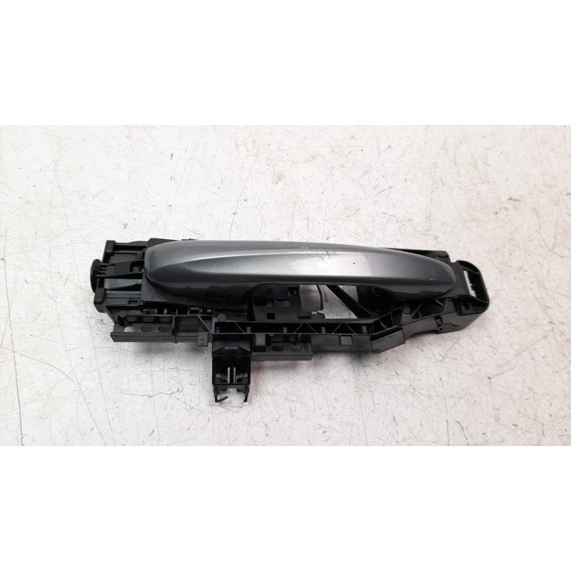 Recambio de maneta exterior trasera derecha para mercedes-benz clase c (w205) familiar 2.1 cdi cat referencia OEM IAM A099760180