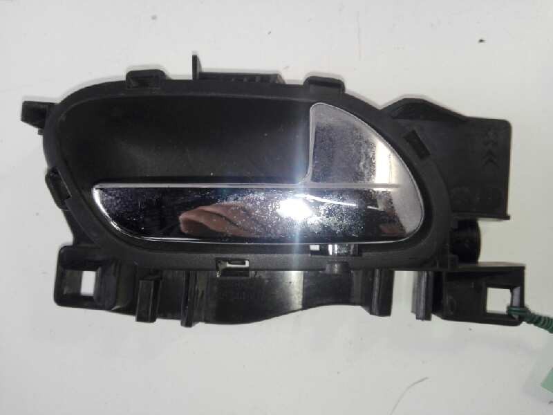 Recambio de maneta interior delantera derecha para peugeot 5008 access referencia OEM IAM 9683446577 96834465077 