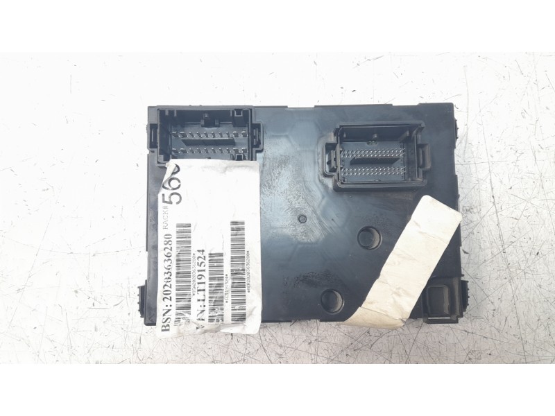 Recambio de caja reles / fusibles para jeep compass ii business 4x2 referencia OEM IAM P68411149AE  