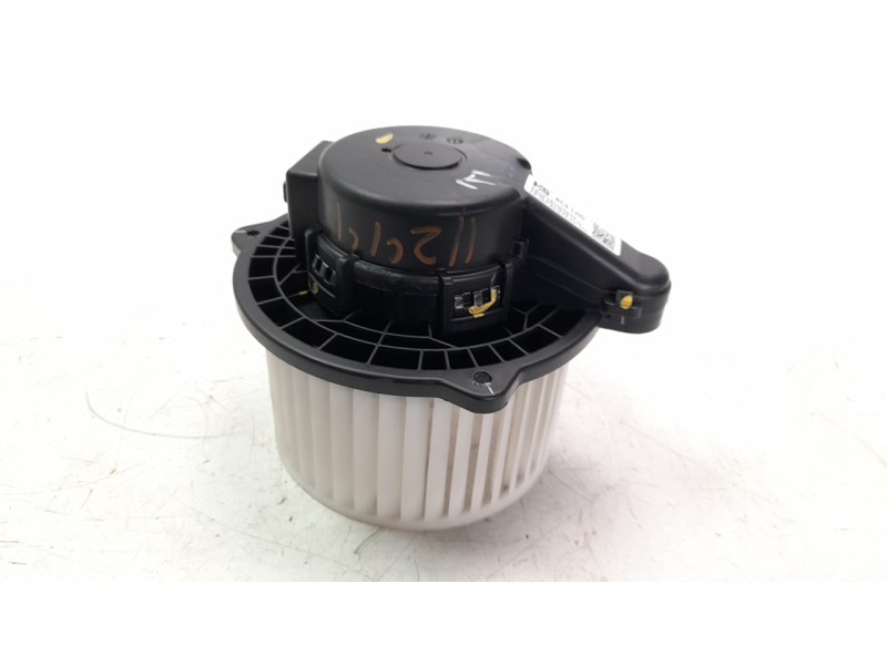 Recambio de ventilador calefaccion para hyundai i20 active 1.0 tgdi cat referencia OEM IAM EB1D1KUGAA02  
