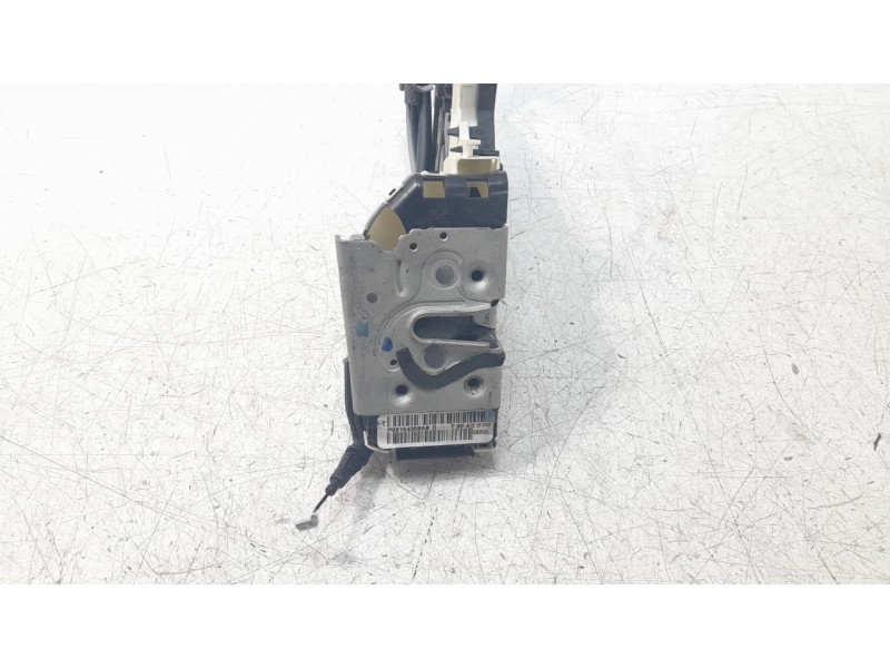 Recambio de cerradura puerta delantera derecha para jeep compass ii business 4x2 referencia OEM IAM 68164358AB  