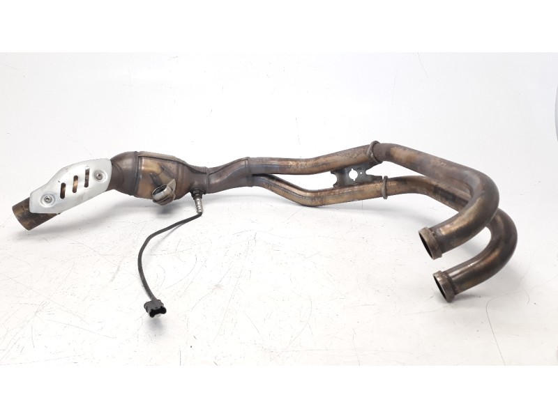 Recambio de colector escape para bmw f 800 gt referencia OEM IAM 18518546596  