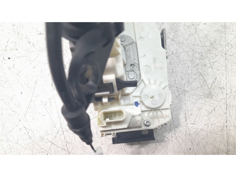 Recambio de cerradura puerta trasera derecha para jeep compass ii business 4x2 referencia OEM IAM 68466852AA  