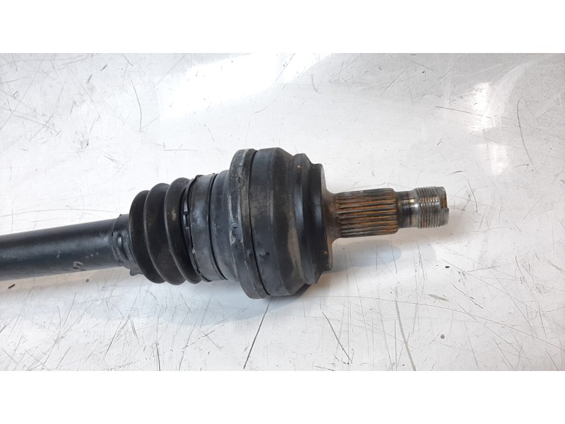 Recambio de transmision trasera izquierda para mercedes-benz clase c (w205) familiar 2.1 cdi cat referencia OEM IAM 2053503919  