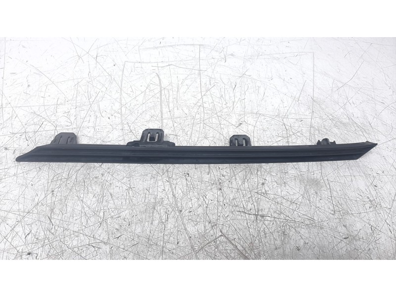 Recambio de moldura para toyota rav4 referencia OEM IAM 5312342020  