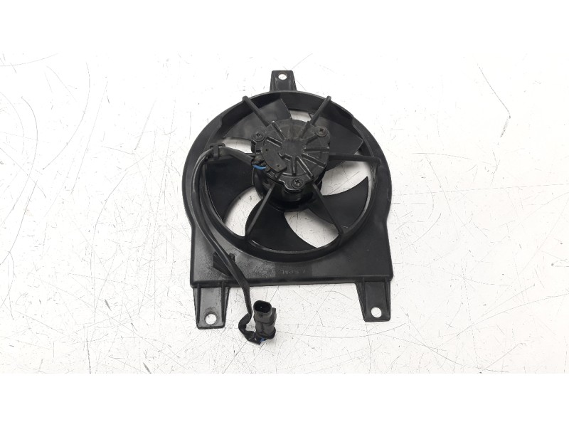 Recambio de electroventilador para bmw f 800 gt referencia OEM IAM 8528880  