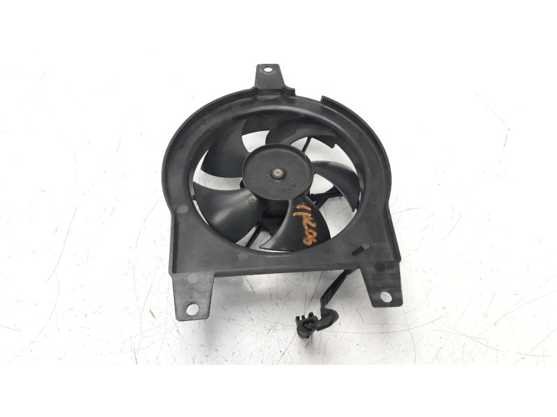 Recambio de electroventilador para bmw f 800 gt referencia OEM IAM 8528880  