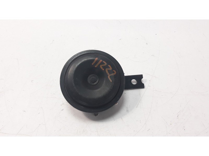 Recambio de claxon para mahindra kuv 100 2wd nxt referencia OEM IAM 1306AU300021N  