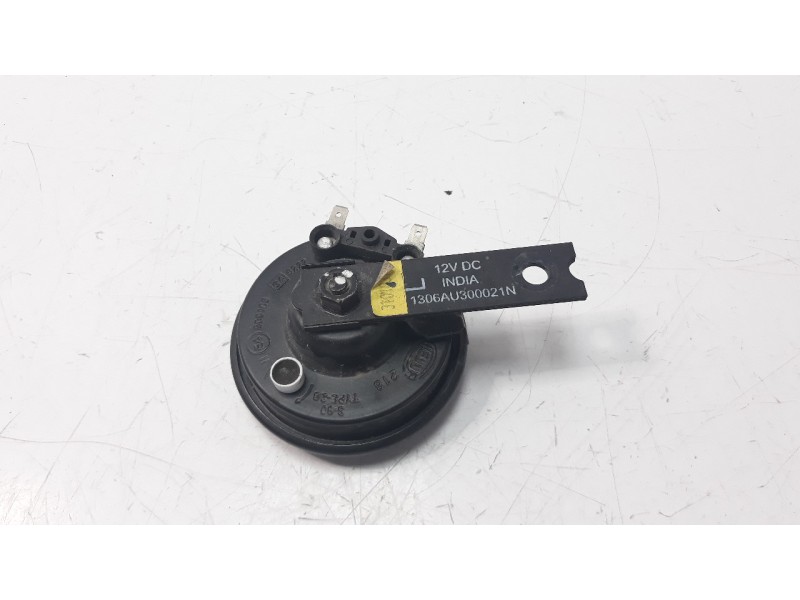 Recambio de claxon para mahindra kuv 100 2wd nxt referencia OEM IAM 1306AU300021N  