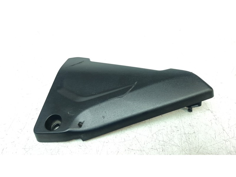 Recambio de moldura para bmw r 1200 r r 1200 r referencia OEM IAM 46638523155  