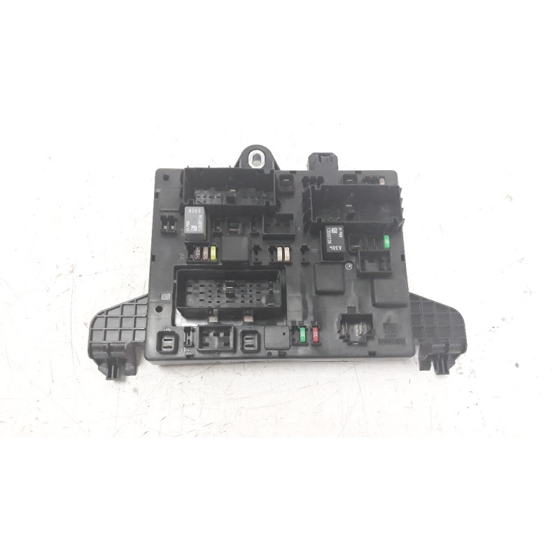 Recambio de caja reles / fusibles para opel astra j lim. 1.7 16v cdti referencia OEM IAM 365927271 13302300 1110021AA