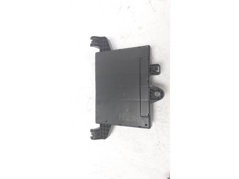 Recambio de caja reles / fusibles para opel astra j lim. 1.7 16v cdti referencia OEM IAM 365927271 13302300 1110021AA