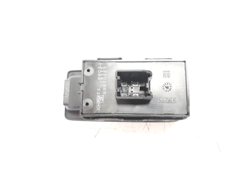Recambio de mando elevalunas trasero derecho para opel insignia berlina 2.0 16v cdti referencia OEM IAM 13301888 IAF430077 