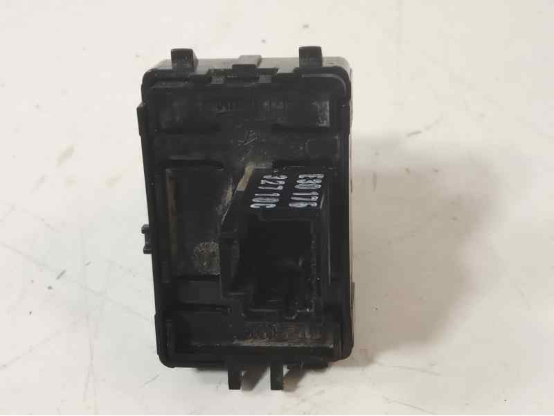 Recambio de mando elevalunas trasero derecho para renault megane iii berlina 5 p dynamique referencia OEM IAM E3017632710C REN14