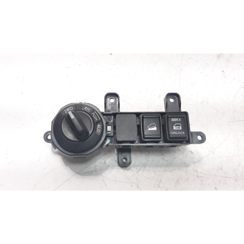 Recambio de mando multifuncion para nissan navara pick-up (d40m) 2.5 dci diesel cat referencia OEM IAM 682UU4KJ0A  