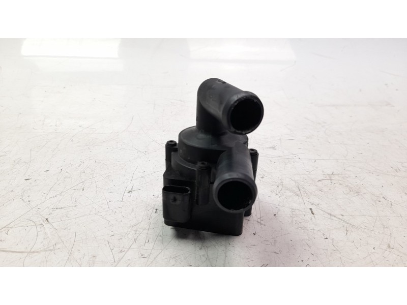 Recambio de bomba agua para volvo xc 40 2.0 diesel cat referencia OEM IAM 32222110  8888759988
