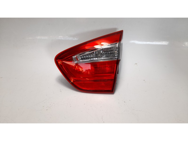 Recambio de piloto trasero derecho interior para kia rio 1.2 cat referencia OEM IAM 924041W200  