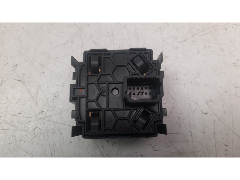 Recambio de interruptor para renault megane iv grandtour 1.2 tce energy referencia OEM IAM 251902972R  