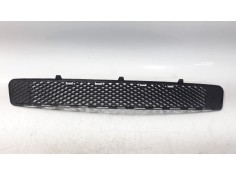 Recambio de rejilla paragolpes central para mercedes-benz clase c (w204) berlina 2.2 cdi cat referencia OEM IAM A2048852123  