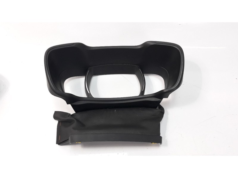 Recambio de moldura para renault kadjar 1.5 dci diesel fap energy referencia OEM IAM 682500431R  