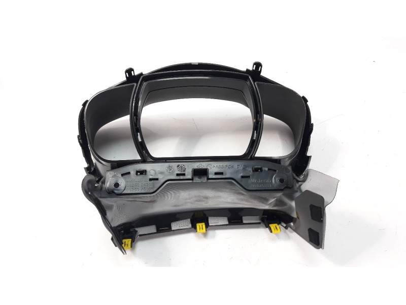 Recambio de moldura para renault kadjar 1.5 dci diesel fap energy referencia OEM IAM 682500431R  