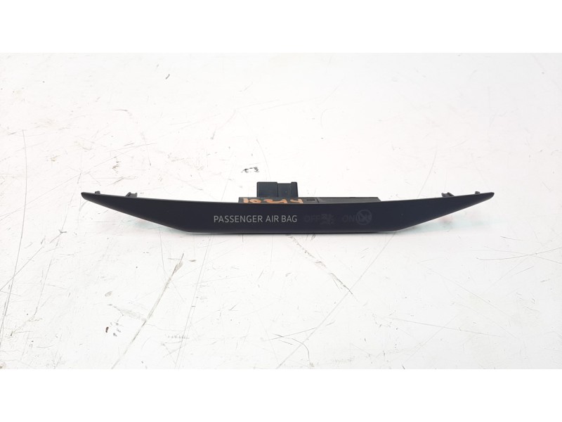 Recambio de pantalla multifuncion para volkswagen t-roc advance referencia OEM IAM 2GA919234A  