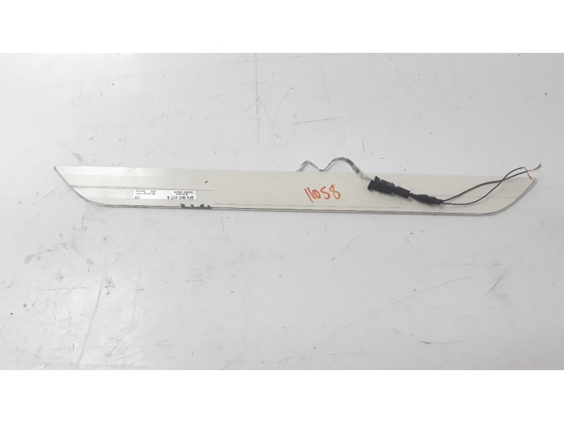 Recambio de moldura para seat leon st (5f8) 2.0 tdi referencia OEM IAM 5F4947417A  