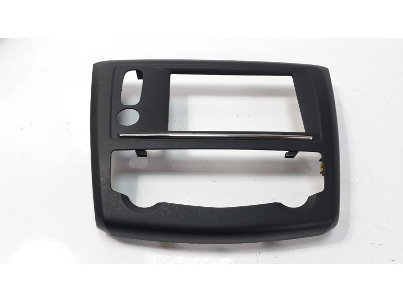 Recambio de moldura para renault kadjar 1.5 dci diesel fap energy referencia OEM IAM 681043286R  