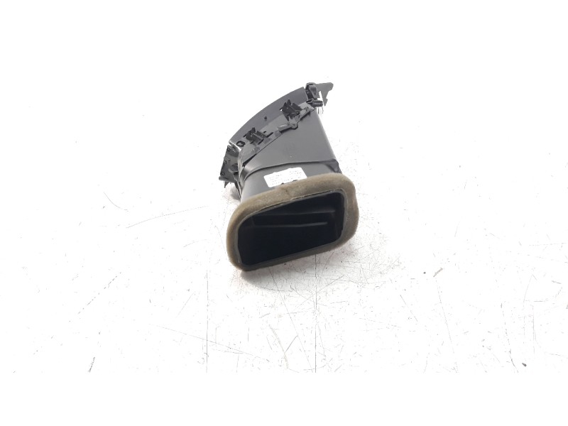 Recambio de rejilla aireadora para opel astra j lim. 1.7 16v cdti referencia OEM IAM 132615378  