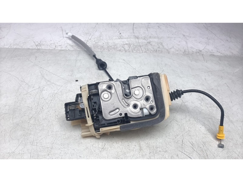 Recambio de cerradura puerta trasera derecha para volvo xc60 business plus awd referencia OEM IAM 32310710  