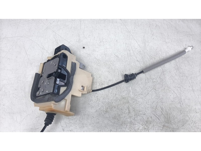 Recambio de cerradura puerta trasera derecha para volvo xc60 business plus awd referencia OEM IAM 32310710  