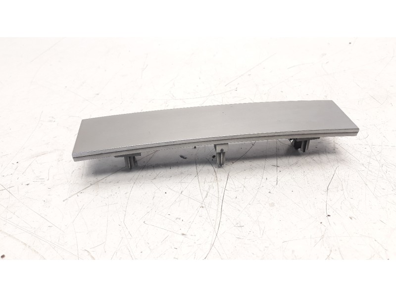 Recambio de moldura para jaguar xf 3.0 v6 diesel cat referencia OEM IAM 8X23046A94A  
