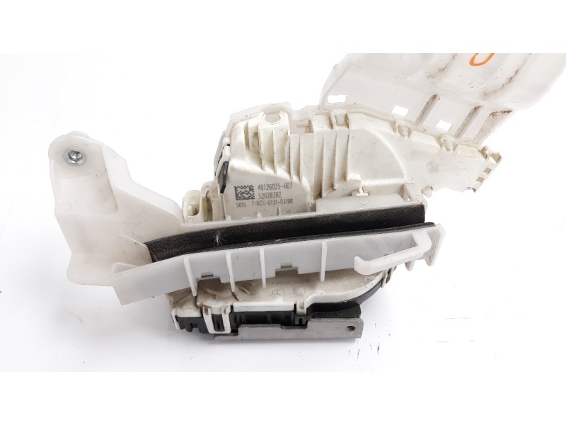 Recambio de cerradura puerta delantera derecha para jeep renegade 1.6 cat referencia OEM IAM 52028382 68466854AA 