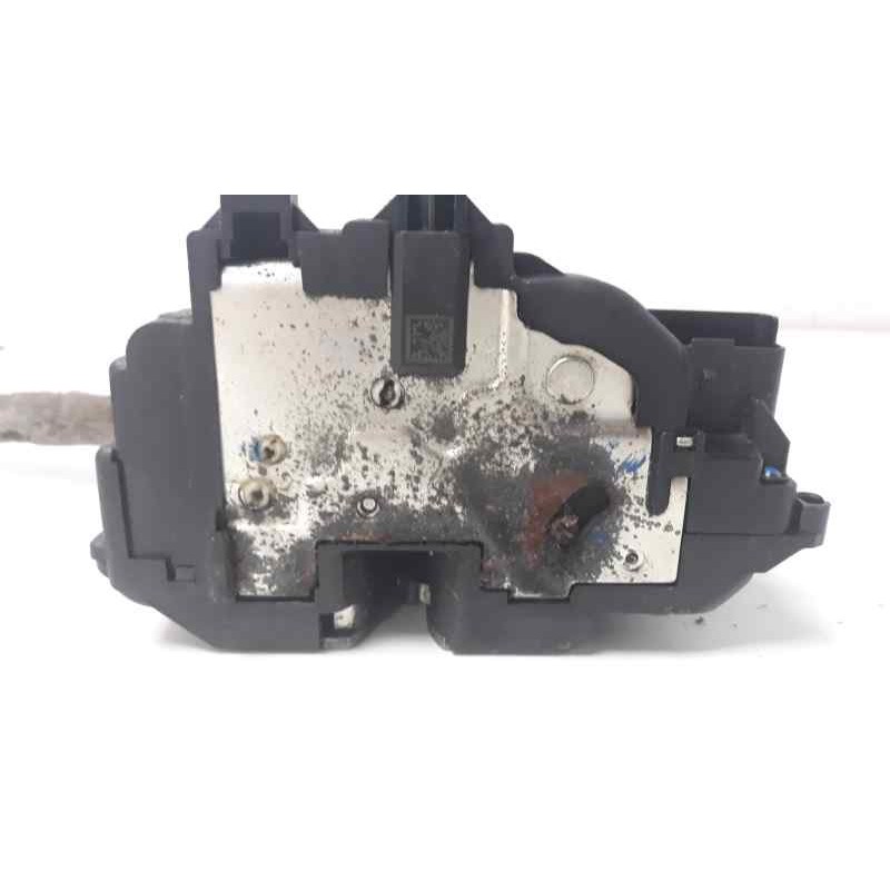 Recambio de cerradura puerta trasera izquierda para renault megane iii berlina 5 p dynamique referencia OEM IAM 825030002R  