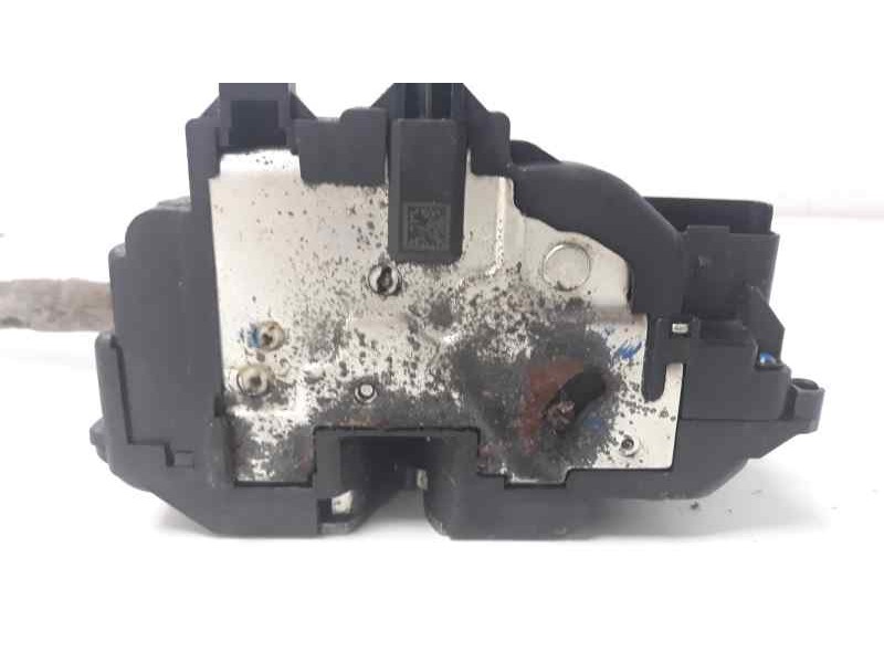 Recambio de cerradura puerta trasera izquierda para renault megane iii berlina 5 p dynamique referencia OEM IAM 825030002R  