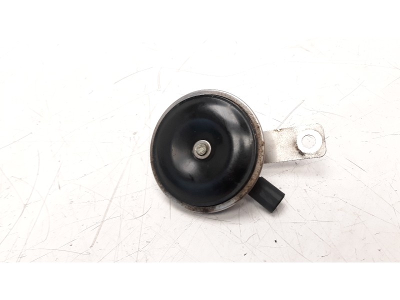 Recambio de claxon para bmw c 400 referencia OEM IAM 61338558676  