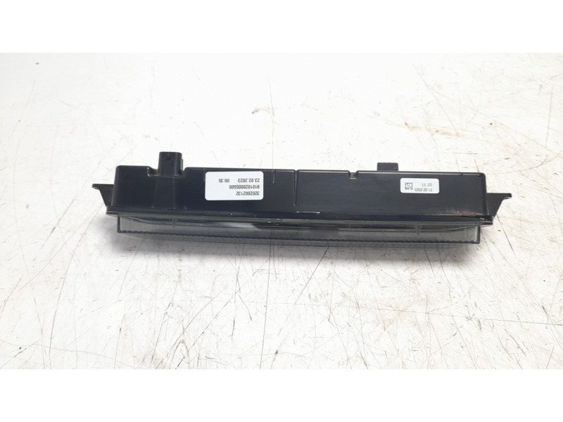 Recambio de piloto trasero central para opel astra 5p elegance referencia OEM IAM 9839579980  