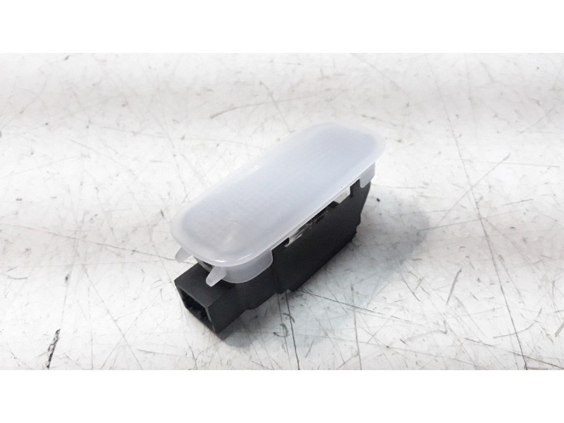 Recambio de luz interior para hyundai tucson referencia OEM IAM 92620C7000  