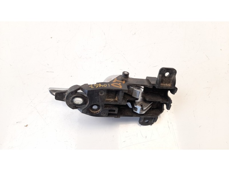 Recambio de maneta interior delantera izquierda para jeep renegade 1.6 cat referencia OEM IAM 735647340  