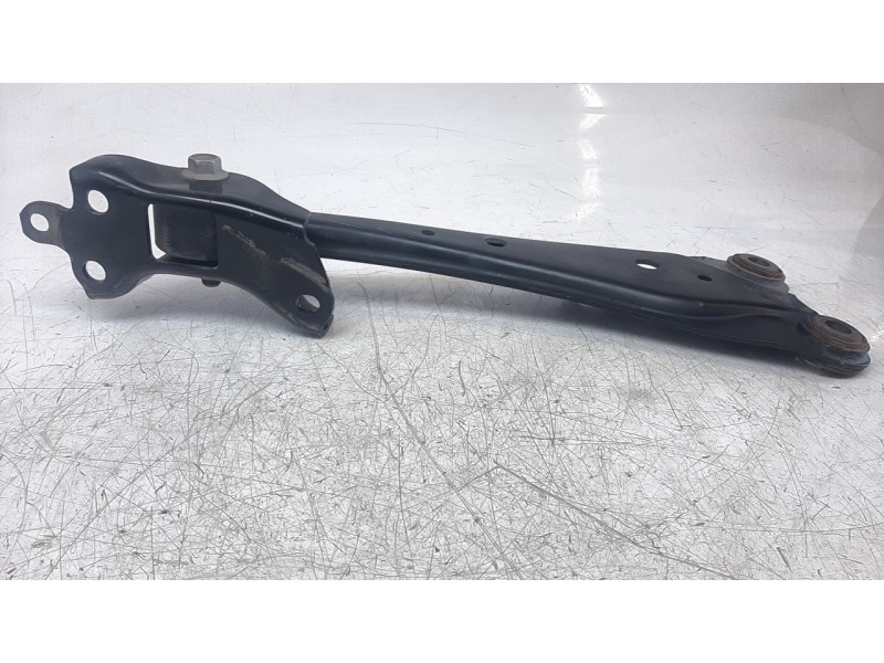 Recambio de brazo suspension inferior trasero derecho para toyota rav 4 referencia OEM IAM 4876048110  