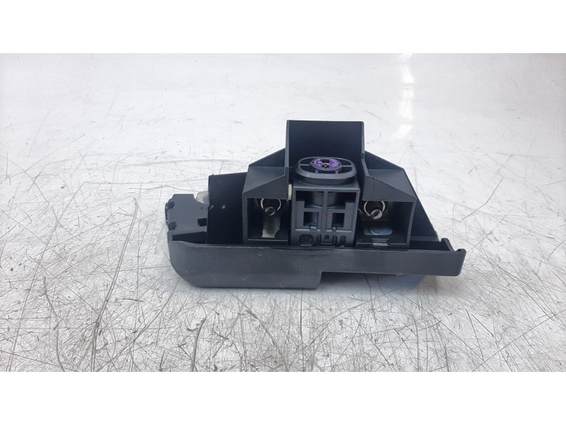 Recambio de caja reles / fusibles para audi a4 ber. (b8) 2.0 16v tdi referencia OEM IAM 8J0915459  