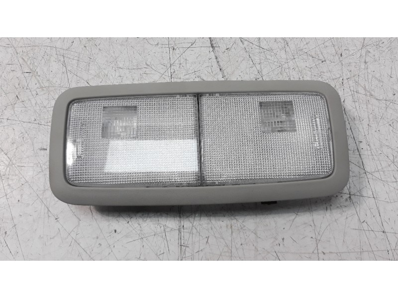 Recambio de luz interior para toyota avensis 1.8 16v cat referencia OEM IAM 8125005030  
