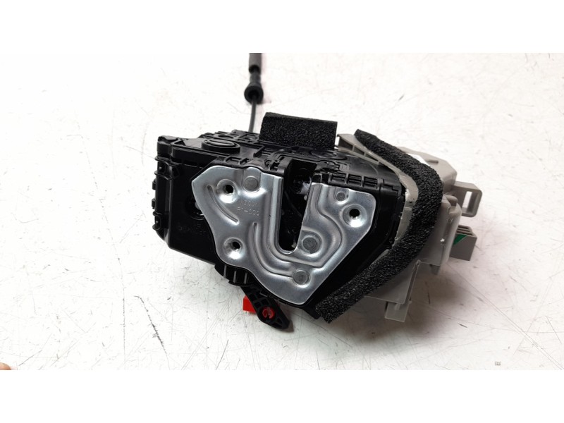Recambio de cerradura puerta trasera derecha para kia ceed 1.0 tgdi cat referencia OEM IAM 81420J7000  