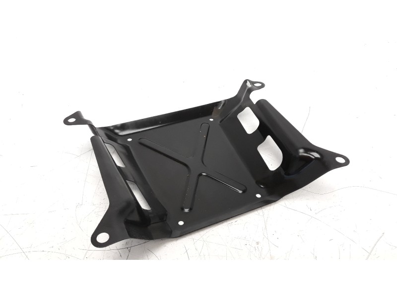Recambio de cubrecarter para bmw c 400 referencia OEM IAM 16118564613  