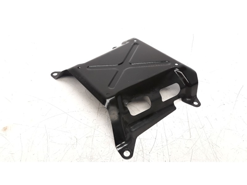 Recambio de cubrecarter para bmw c 400 referencia OEM IAM 16118564613  