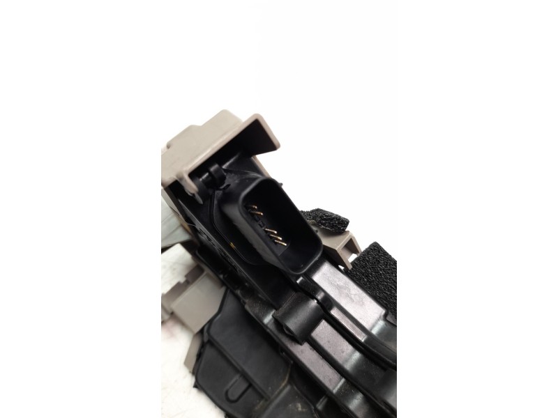 Recambio de cerradura puerta trasera derecha para kia ceed 1.0 tgdi cat referencia OEM IAM 81420J7000  