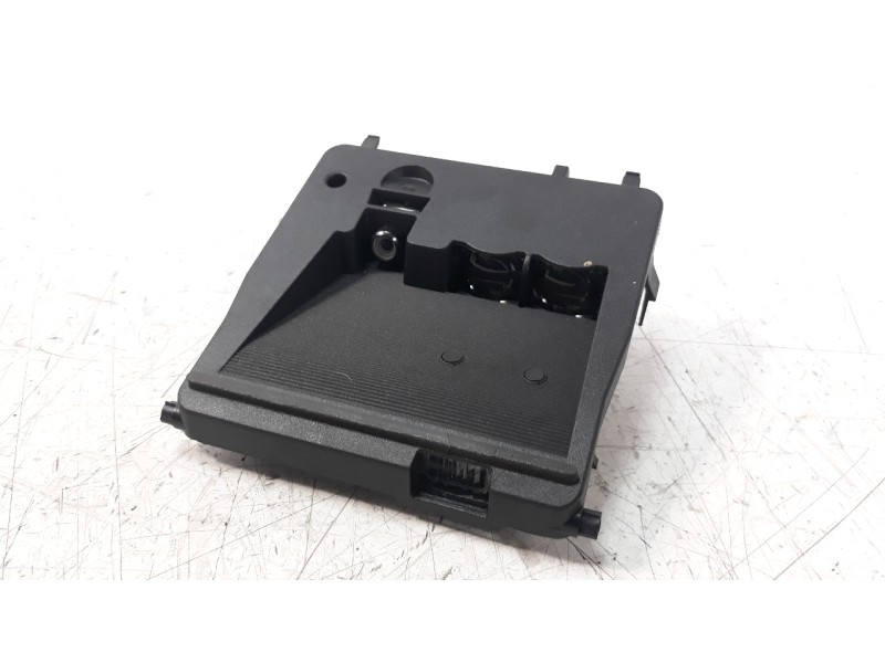 Recambio de modulo electronico para toyota avensis 1.8 16v cat referencia OEM IAM 8818105050  