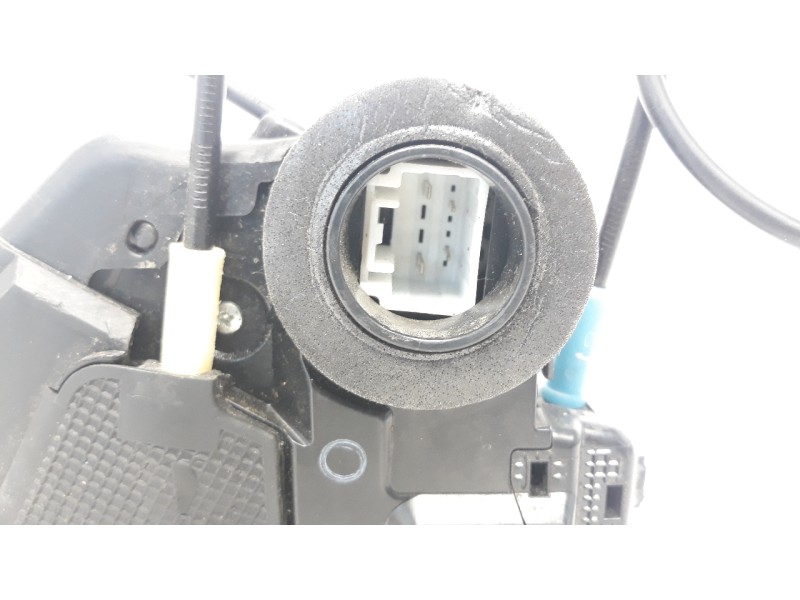 Recambio de cerradura puerta trasera izquierda para toyota rav 4 referencia OEM IAM 6906033120  
