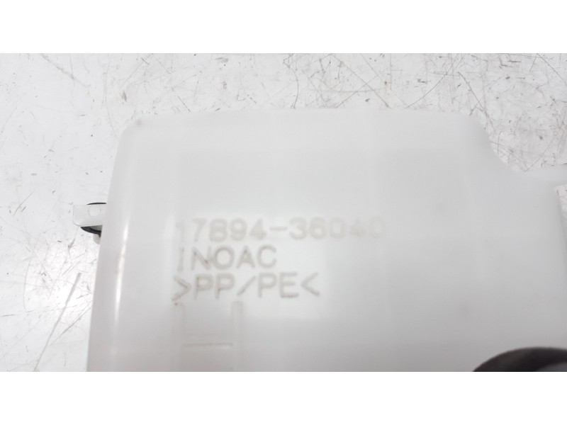 Recambio de deposito expansion para toyota rav 4 referencia OEM IAM 1789436040  
